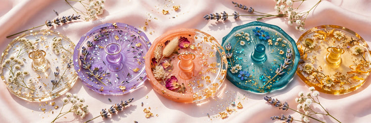 Handmade resin ring dishes with dried flowers and center ring holder