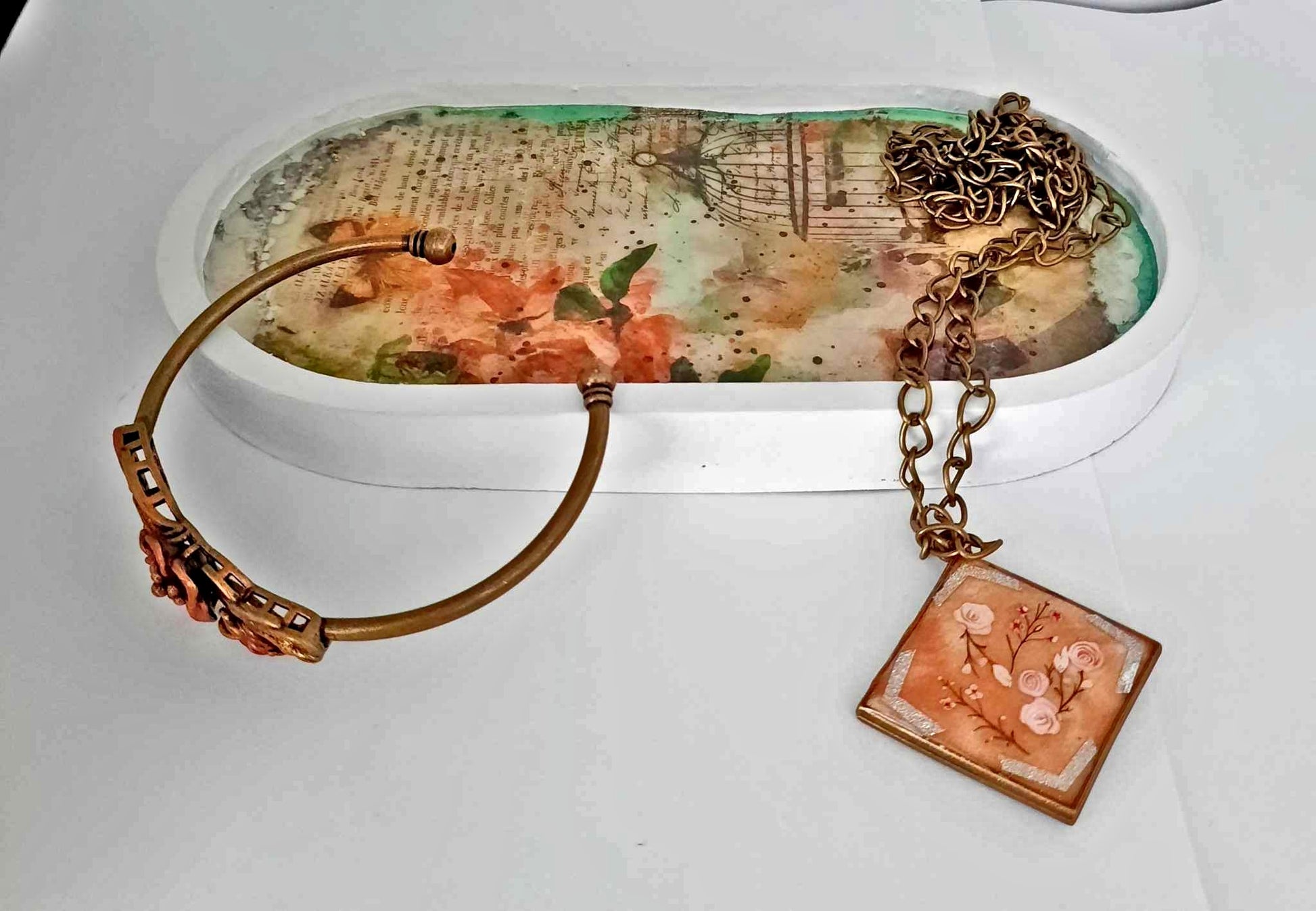 Vintage jewelry or jar tray in resincrete accessories